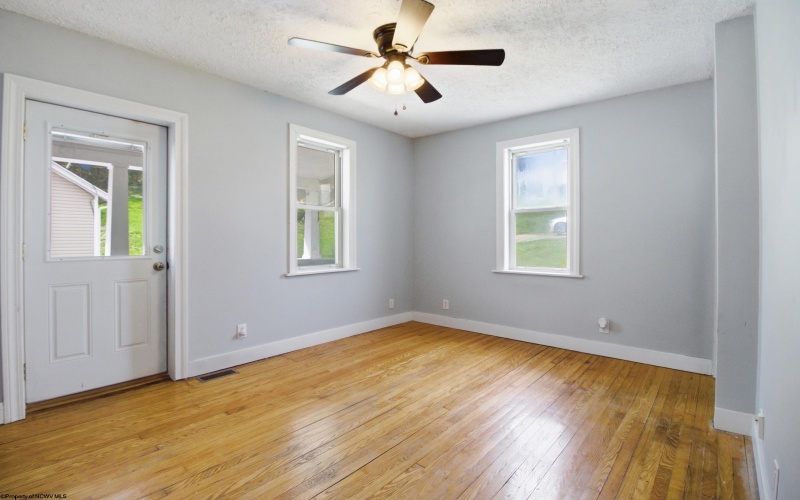 30 Spring Street, Westover, West Virginia 26501, 3 Bedrooms Bedrooms, 5 Rooms Rooms,1 BathroomBathrooms,Single Family Detached,For Sale,Spring,10164367