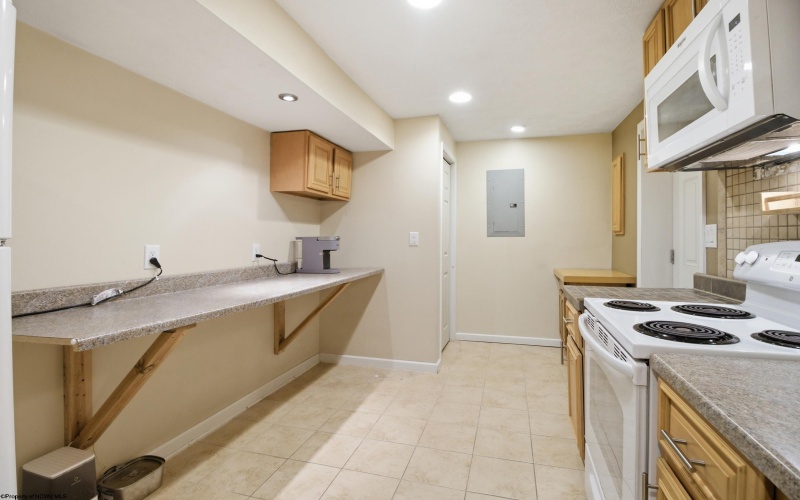 30 Spring Street, Westover, West Virginia 26501, 3 Bedrooms Bedrooms, 5 Rooms Rooms,1 BathroomBathrooms,Single Family Detached,For Sale,Spring,10164367