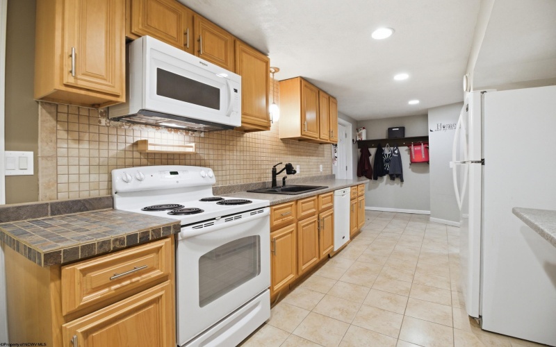 30 Spring Street, Westover, West Virginia 26501, 3 Bedrooms Bedrooms, 5 Rooms Rooms,1 BathroomBathrooms,Single Family Detached,For Sale,Spring,10164367