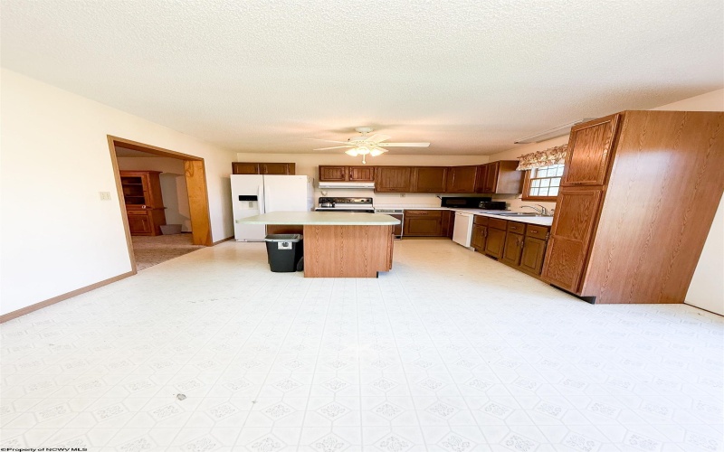 28 Crestview Drive, Hambleton, West Virginia 26269, 4 Bedrooms Bedrooms, 10 Rooms Rooms,2 BathroomsBathrooms,Single Family Detached,For Sale,Crestview,10164382