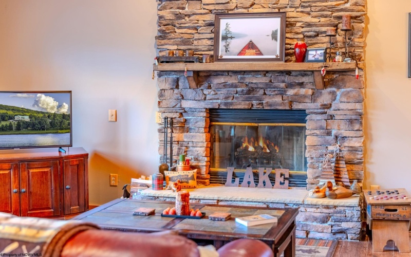 597 Pine Drive, Terra Alta, West Virginia 26764, 2 Bedrooms Bedrooms, 5 Rooms Rooms,2 BathroomsBathrooms,Single Family Detached,For Sale,Pine,10164394