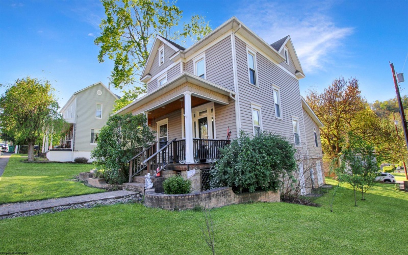 156 Arbutus Drive, Clarksburg, West Virginia 26301, 4 Bedrooms Bedrooms, 12 Rooms Rooms,3 BathroomsBathrooms,Single Family Detached,For Sale,Arbutus,10164393