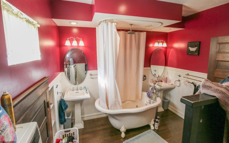 156 Arbutus Drive, Clarksburg, West Virginia 26301, 4 Bedrooms Bedrooms, 12 Rooms Rooms,3 BathroomsBathrooms,Single Family Detached,For Sale,Arbutus,10164393