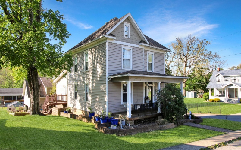 156 Arbutus Drive, Clarksburg, West Virginia 26301, 4 Bedrooms Bedrooms, 12 Rooms Rooms,3 BathroomsBathrooms,Single Family Detached,For Sale,Arbutus,10164393