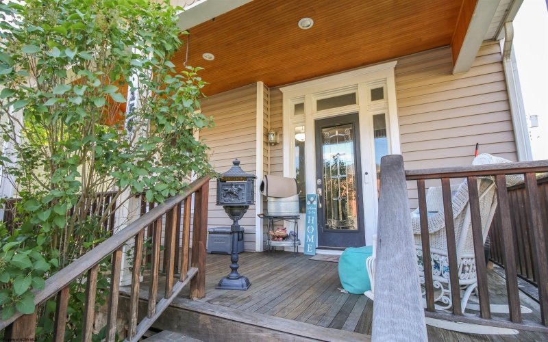 156 Arbutus Drive, Clarksburg, West Virginia 26301, 4 Bedrooms Bedrooms, 12 Rooms Rooms,3 BathroomsBathrooms,Single Family Detached,For Sale,Arbutus,10164393