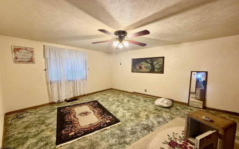 228 Meadowlane Avenue, Fairmont, West Virginia 26554, 3 Bedrooms Bedrooms, 6 Rooms Rooms,1 BathroomBathrooms,Single Family Detached,For Sale,Meadowlane,10164392