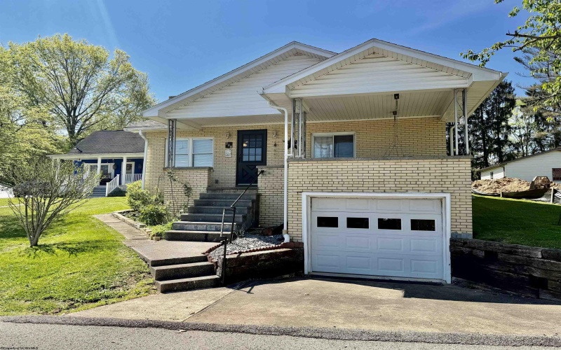 228 Meadowlane Avenue, Fairmont, West Virginia 26554, 3 Bedrooms Bedrooms, 6 Rooms Rooms,1 BathroomBathrooms,Single Family Detached,For Sale,Meadowlane,10164392