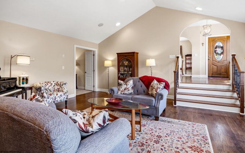 311 Villa View Drive, Morgantown, West Virginia 26505, 4 Bedrooms Bedrooms, 12 Rooms Rooms,3 BathroomsBathrooms,Single Family Detached,For Sale,Villa View,10164391