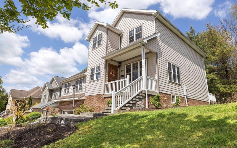 311 Villa View Drive, Morgantown, West Virginia 26505, 4 Bedrooms Bedrooms, 12 Rooms Rooms,3 BathroomsBathrooms,Single Family Detached,For Sale,Villa View,10164391