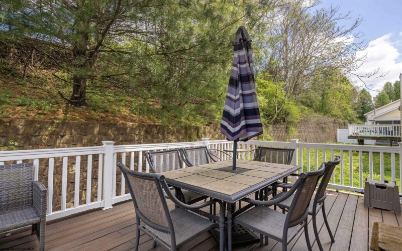 311 Villa View Drive, Morgantown, West Virginia 26505, 4 Bedrooms Bedrooms, 12 Rooms Rooms,3 BathroomsBathrooms,Single Family Detached,For Sale,Villa View,10164391