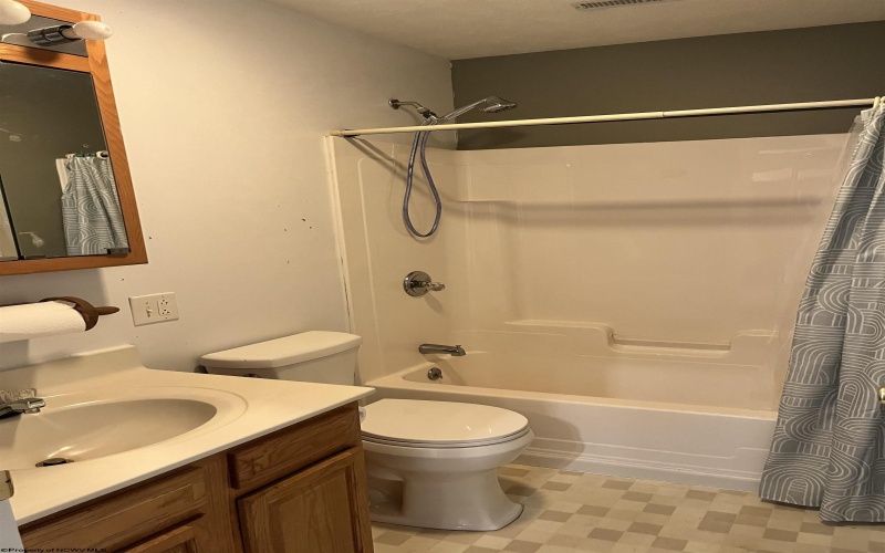 139 Evergreen Drive, Buckhannon, West Virginia 26201, 3 Bedrooms Bedrooms, 7 Rooms Rooms,2 BathroomsBathrooms,Single Family Detached,For Sale,Evergreen,10164387