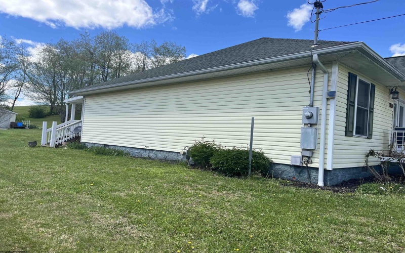 139 Evergreen Drive, Buckhannon, West Virginia 26201, 3 Bedrooms Bedrooms, 7 Rooms Rooms,2 BathroomsBathrooms,Single Family Detached,For Sale,Evergreen,10164387