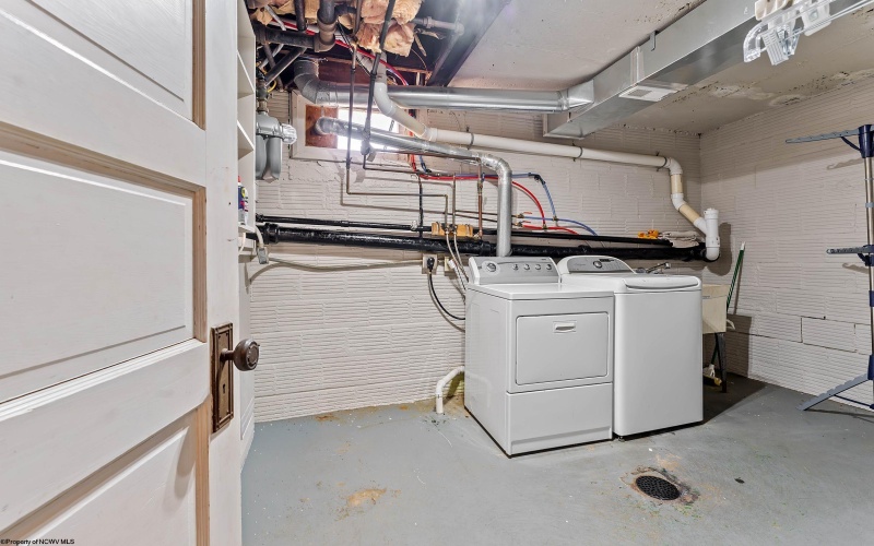 457 Rotary Street, Morgantown, West Virginia 26505, 4 Bedrooms Bedrooms, 8 Rooms Rooms,2 BathroomsBathrooms,Single Family Detached,For Sale,Rotary,10164386