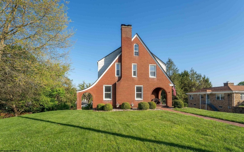 457 Rotary Street, Morgantown, West Virginia 26505, 4 Bedrooms Bedrooms, 8 Rooms Rooms,2 BathroomsBathrooms,Single Family Detached,For Sale,Rotary,10164386