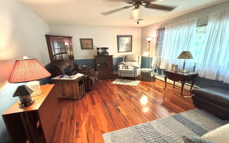 1009 Chestnut Ridge Road, Morgantown, West Virginia 26505, 3 Bedrooms Bedrooms, 8 Rooms Rooms,1 BathroomBathrooms,Single Family Detached,For Sale,Chestnut Ridge,10164396