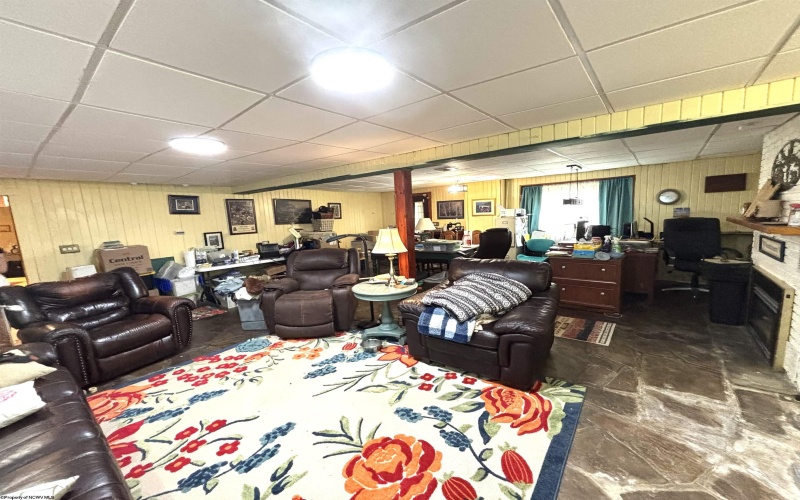 1009 Chestnut Ridge Road, Morgantown, West Virginia 26505, 3 Bedrooms Bedrooms, 8 Rooms Rooms,1 BathroomBathrooms,Single Family Detached,For Sale,Chestnut Ridge,10164396