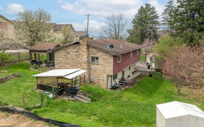 1009 Chestnut Ridge Road, Morgantown, West Virginia 26505, 3 Bedrooms Bedrooms, 8 Rooms Rooms,1 BathroomBathrooms,Single Family Detached,For Sale,Chestnut Ridge,10164396