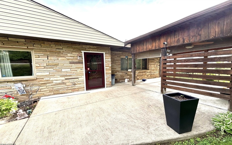 1009 Chestnut Ridge Road, Morgantown, West Virginia 26505, 3 Bedrooms Bedrooms, 8 Rooms Rooms,1 BathroomBathrooms,Single Family Detached,For Sale,Chestnut Ridge,10164396