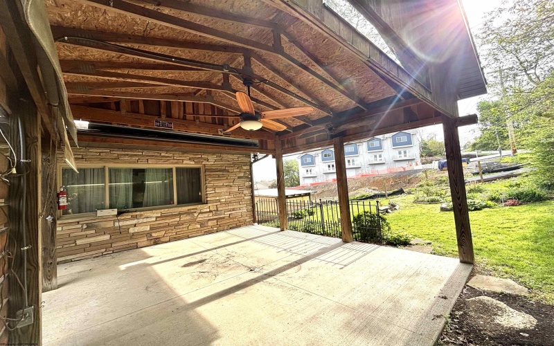 1009 Chestnut Ridge Road, Morgantown, West Virginia 26505, 3 Bedrooms Bedrooms, 8 Rooms Rooms,1 BathroomBathrooms,Single Family Detached,For Sale,Chestnut Ridge,10164396