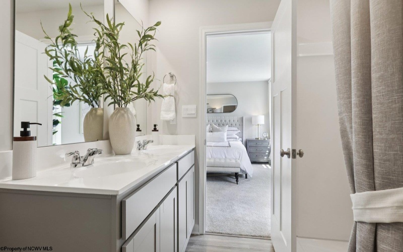 507 Zachwell Circle, Morgantown, West Virginia 26501, 3 Bedrooms Bedrooms, 6 Rooms Rooms,2 BathroomsBathrooms,Single Family Attached,For Sale,Zachwell,10164408