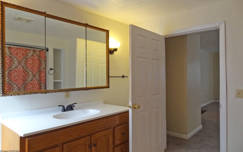 2726 Stewartstown Road, Morgantown, West Virginia 26508, 3 Bedrooms Bedrooms, 6 Rooms Rooms,2 BathroomsBathrooms,Residential Rentals,For Rent,Stewartstown,10164403