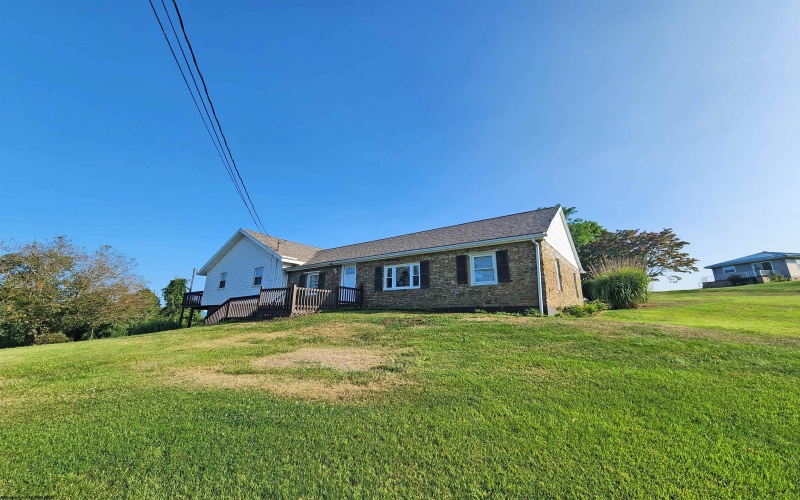 2726 Stewartstown Road, Morgantown, West Virginia 26508, 3 Bedrooms Bedrooms, 6 Rooms Rooms,2 BathroomsBathrooms,Residential Rentals,For Rent,Stewartstown,10164403