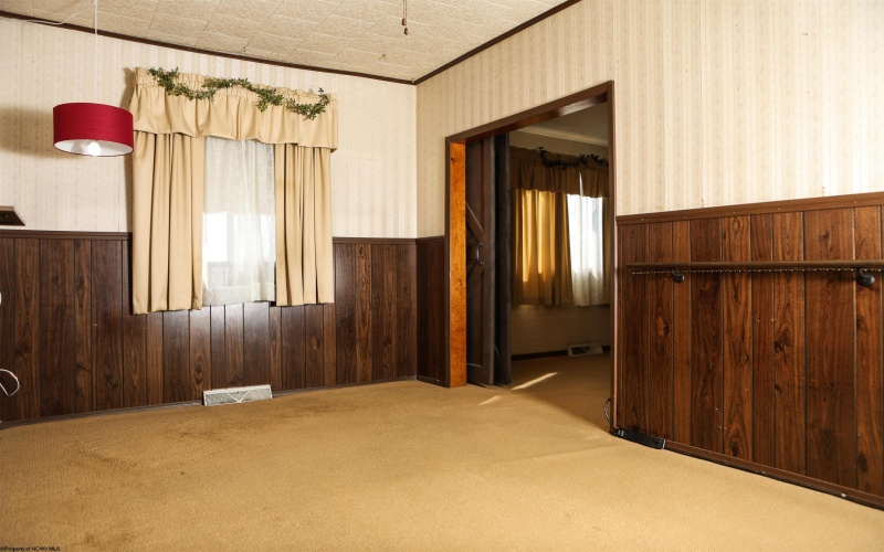 1543 Fairmont Avenue, Clarksburg, West Virginia 26301, 3 Bedrooms Bedrooms, 7 Rooms Rooms,2 BathroomsBathrooms,Single Family Detached,For Sale,Fairmont,10164406