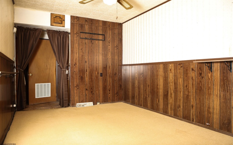 1543 Fairmont Avenue, Clarksburg, West Virginia 26301, 3 Bedrooms Bedrooms, 7 Rooms Rooms,2 BathroomsBathrooms,Single Family Detached,For Sale,Fairmont,10164406