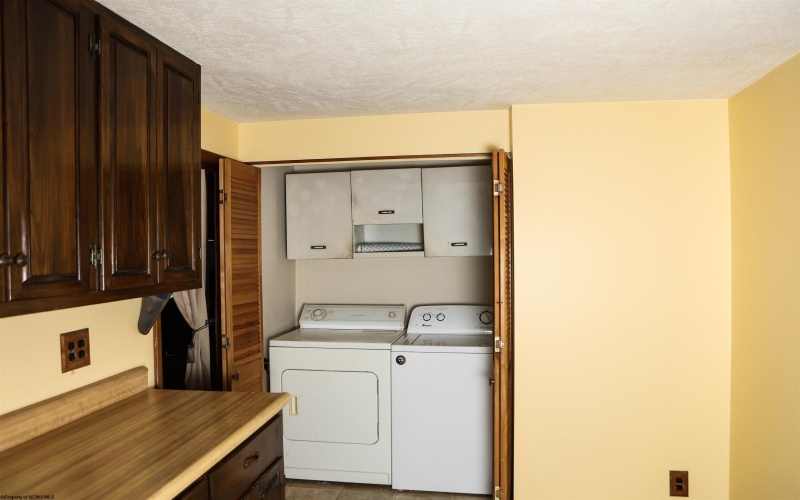 1543 Fairmont Avenue, Clarksburg, West Virginia 26301, 3 Bedrooms Bedrooms, 7 Rooms Rooms,2 BathroomsBathrooms,Single Family Detached,For Sale,Fairmont,10164406