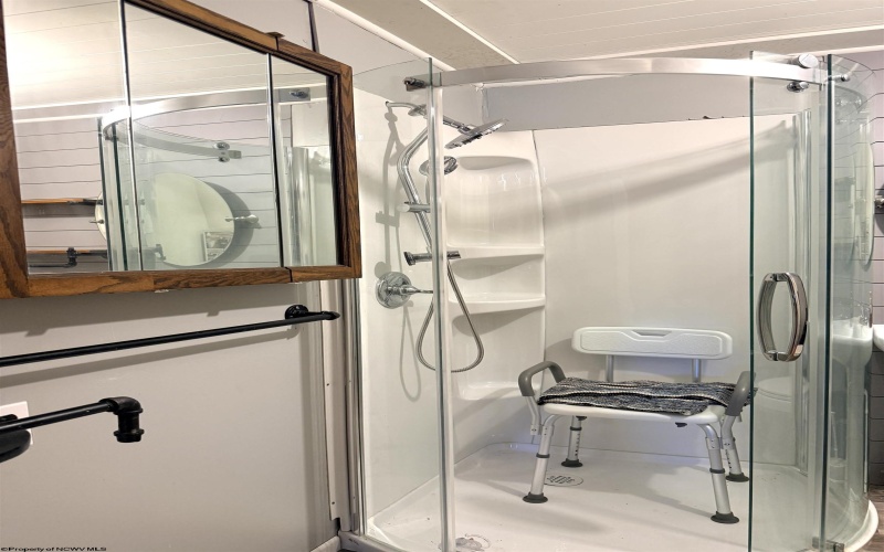 1543 Fairmont Avenue, Clarksburg, West Virginia 26301, 3 Bedrooms Bedrooms, 7 Rooms Rooms,2 BathroomsBathrooms,Single Family Detached,For Sale,Fairmont,10164406