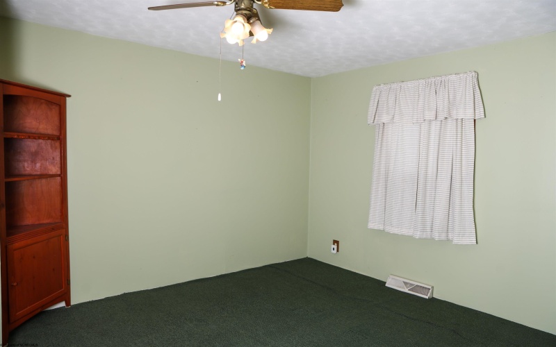 1543 Fairmont Avenue, Clarksburg, West Virginia 26301, 3 Bedrooms Bedrooms, 7 Rooms Rooms,2 BathroomsBathrooms,Single Family Detached,For Sale,Fairmont,10164406