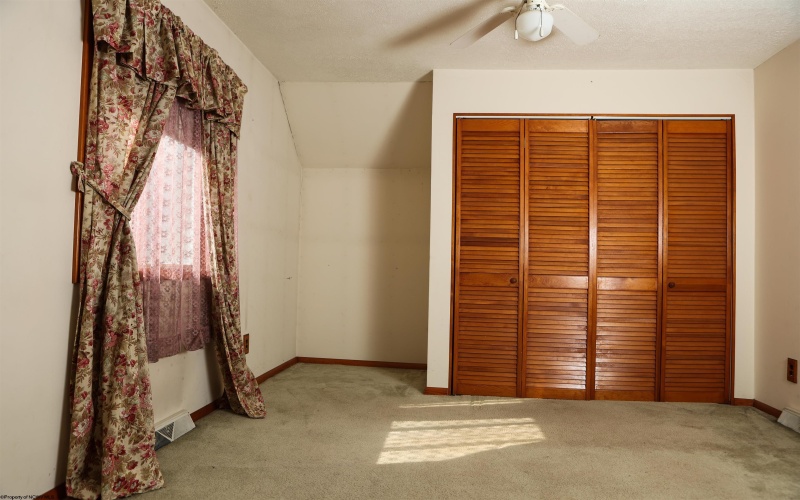 1543 Fairmont Avenue, Clarksburg, West Virginia 26301, 3 Bedrooms Bedrooms, 7 Rooms Rooms,2 BathroomsBathrooms,Single Family Detached,For Sale,Fairmont,10164406