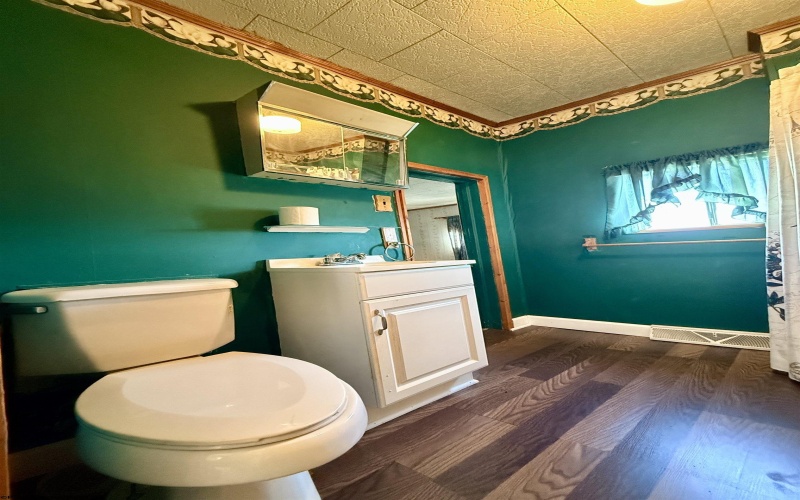 1543 Fairmont Avenue, Clarksburg, West Virginia 26301, 3 Bedrooms Bedrooms, 7 Rooms Rooms,2 BathroomsBathrooms,Single Family Detached,For Sale,Fairmont,10164406