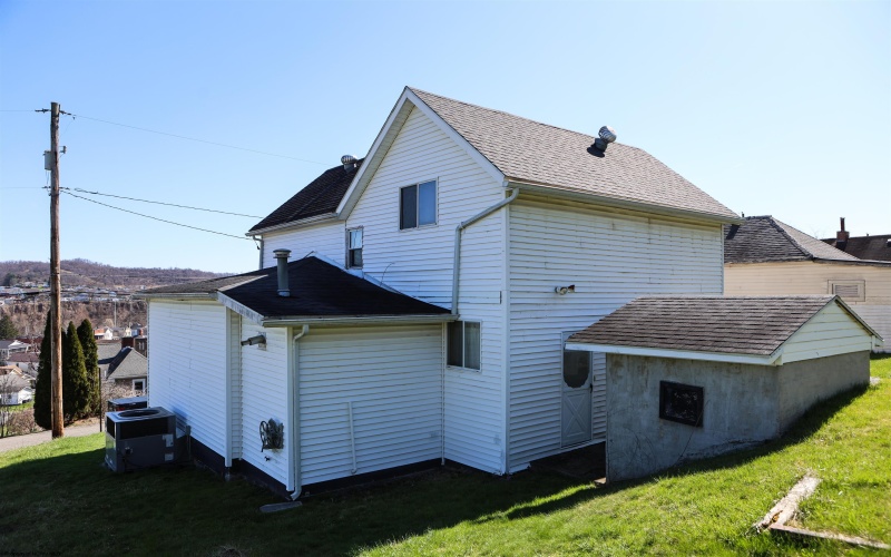 1543 Fairmont Avenue, Clarksburg, West Virginia 26301, 3 Bedrooms Bedrooms, 7 Rooms Rooms,2 BathroomsBathrooms,Single Family Detached,For Sale,Fairmont,10164406