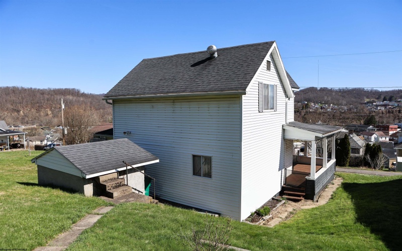 1543 Fairmont Avenue, Clarksburg, West Virginia 26301, 3 Bedrooms Bedrooms, 7 Rooms Rooms,2 BathroomsBathrooms,Single Family Detached,For Sale,Fairmont,10164406