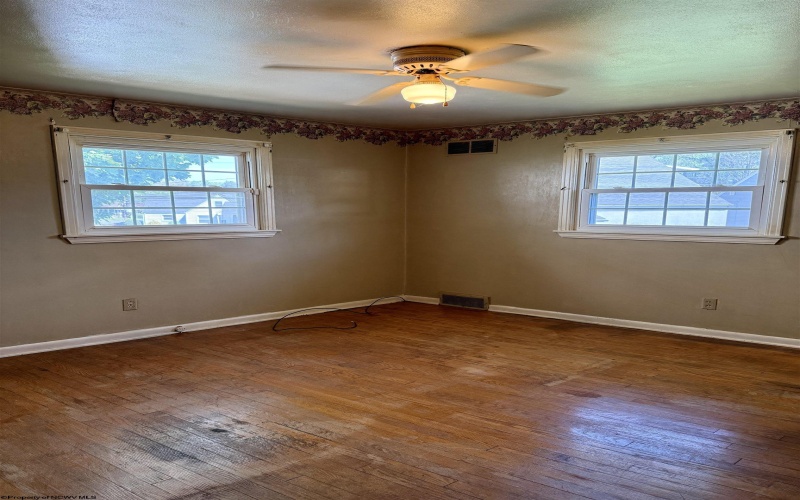 232 Johnson Avenue, Bridgeport, West Virginia 26330, 3 Bedrooms Bedrooms, 7 Rooms Rooms,1 BathroomBathrooms,Single Family Detached,For Sale,Johnson,10164405