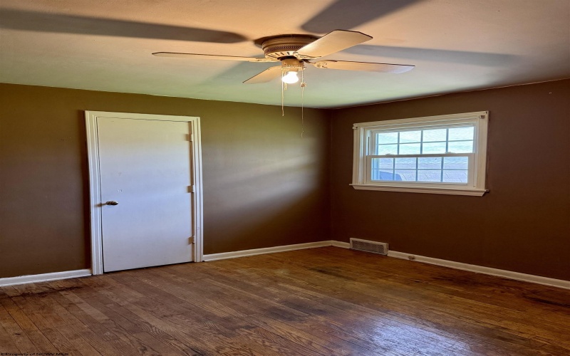 232 Johnson Avenue, Bridgeport, West Virginia 26330, 3 Bedrooms Bedrooms, 7 Rooms Rooms,1 BathroomBathrooms,Single Family Detached,For Sale,Johnson,10164405