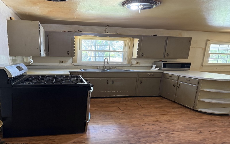 232 Johnson Avenue, Bridgeport, West Virginia 26330, 3 Bedrooms Bedrooms, 7 Rooms Rooms,1 BathroomBathrooms,Single Family Detached,For Sale,Johnson,10164405