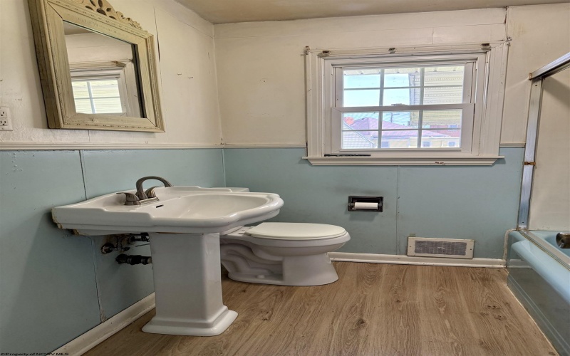 232 Johnson Avenue, Bridgeport, West Virginia 26330, 3 Bedrooms Bedrooms, 7 Rooms Rooms,1 BathroomBathrooms,Single Family Detached,For Sale,Johnson,10164405