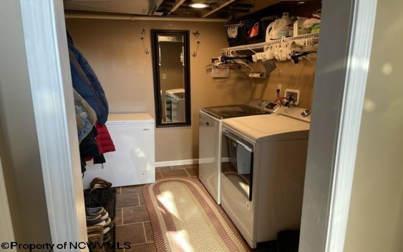 54 Grove Avenue, Reedsville, West Virginia 26547, 3 Bedrooms Bedrooms, 6 Rooms Rooms,4 BathroomsBathrooms,Single Family Detached,For Sale,Grove,10164402