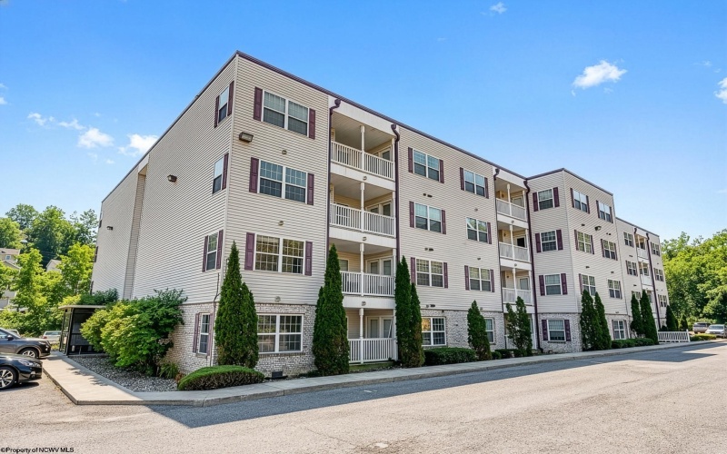 999 West Run Road, Morgantown, West Virginia 26508, 2 Bedrooms Bedrooms, 4 Rooms Rooms,2 BathroomsBathrooms,Single Family Attached,For Sale,West Run,10164414