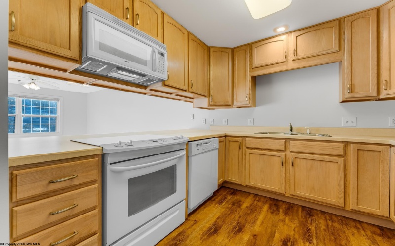 999 West Run Road, Morgantown, West Virginia 26508, 2 Bedrooms Bedrooms, 4 Rooms Rooms,2 BathroomsBathrooms,Single Family Attached,For Sale,West Run,10164414