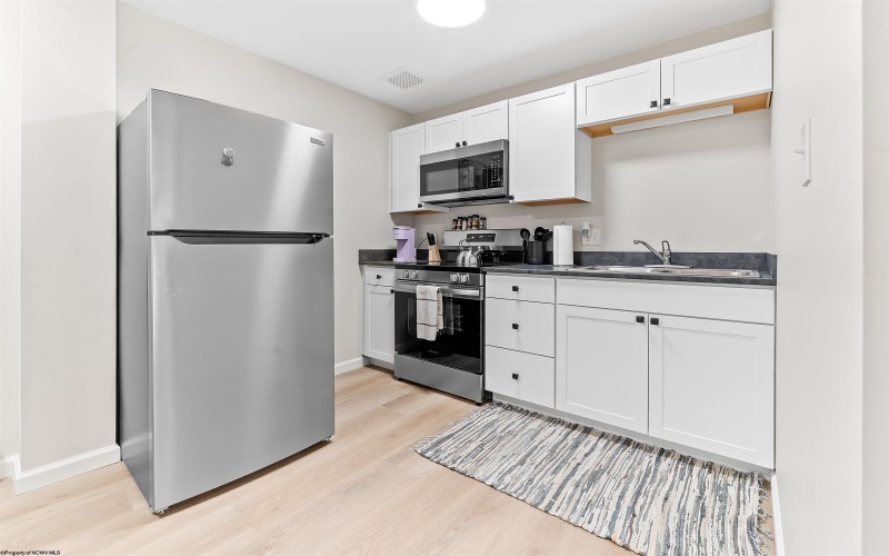 484 Inglewood Boulevard, Morgantown, West Virginia 26505, ,Multi-unit/income,For Sale,Inglewood,10164418