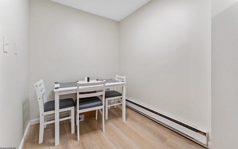 484 Inglewood Boulevard, Morgantown, West Virginia 26505, ,Multi-unit/income,For Sale,Inglewood,10164418