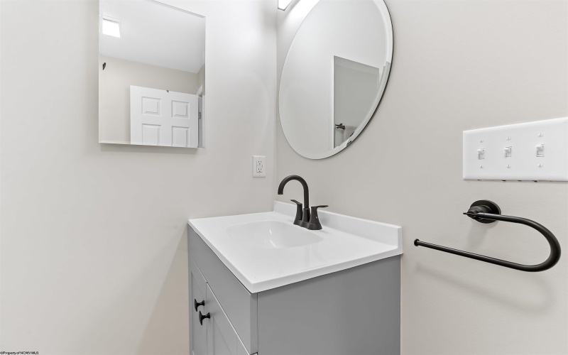 484 Inglewood Boulevard, Morgantown, West Virginia 26505, ,Multi-unit/income,For Sale,Inglewood,10164418