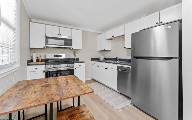 484 Inglewood Boulevard, Morgantown, West Virginia 26505, ,Multi-unit/income,For Sale,Inglewood,10164418