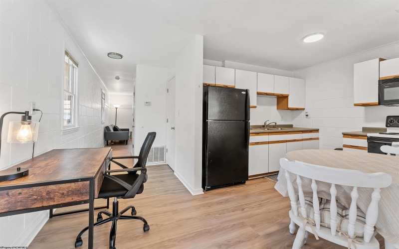 484 Inglewood Boulevard, Morgantown, West Virginia 26505, ,Multi-unit/income,For Sale,Inglewood,10164418