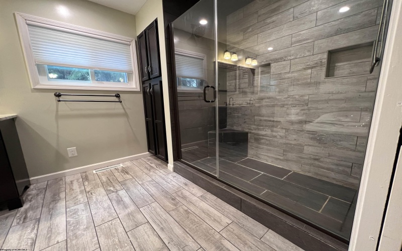 3329 Collins Ferry Road, Morgantown, West Virginia 26505, 4 Bedrooms Bedrooms, 11 Rooms Rooms,4 BathroomsBathrooms,Residential Rentals,For Rent,Collins Ferry,10164417