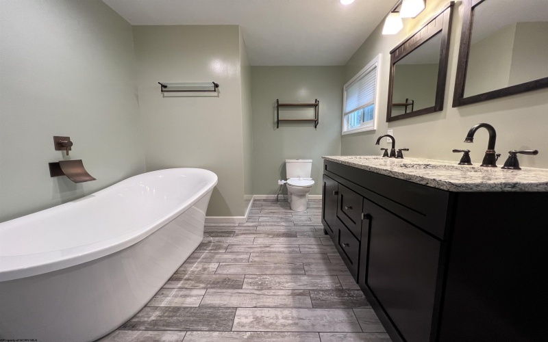 3329 Collins Ferry Road, Morgantown, West Virginia 26505, 4 Bedrooms Bedrooms, 11 Rooms Rooms,4 BathroomsBathrooms,Residential Rentals,For Rent,Collins Ferry,10164417