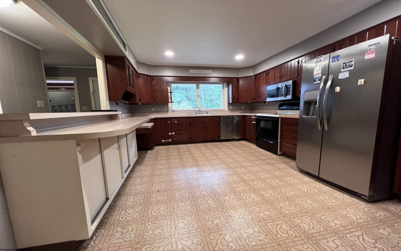 3329 Collins Ferry Road, Morgantown, West Virginia 26505, 4 Bedrooms Bedrooms, 11 Rooms Rooms,4 BathroomsBathrooms,Residential Rentals,For Rent,Collins Ferry,10164417